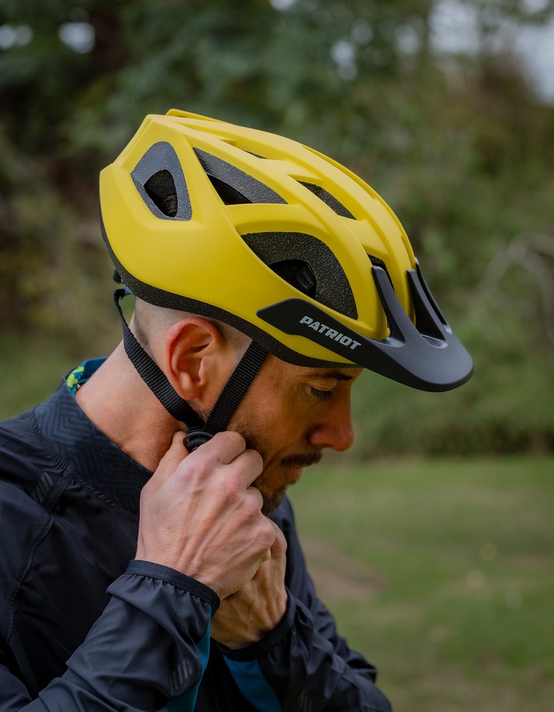 Casco Patriot X 2.0 amarillo M (54-57cm)